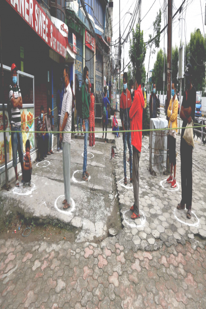 निषेधाज्ञा उल्लंघन गरे होल्डिङ जोनमा राखिने (फोटो कथा)
